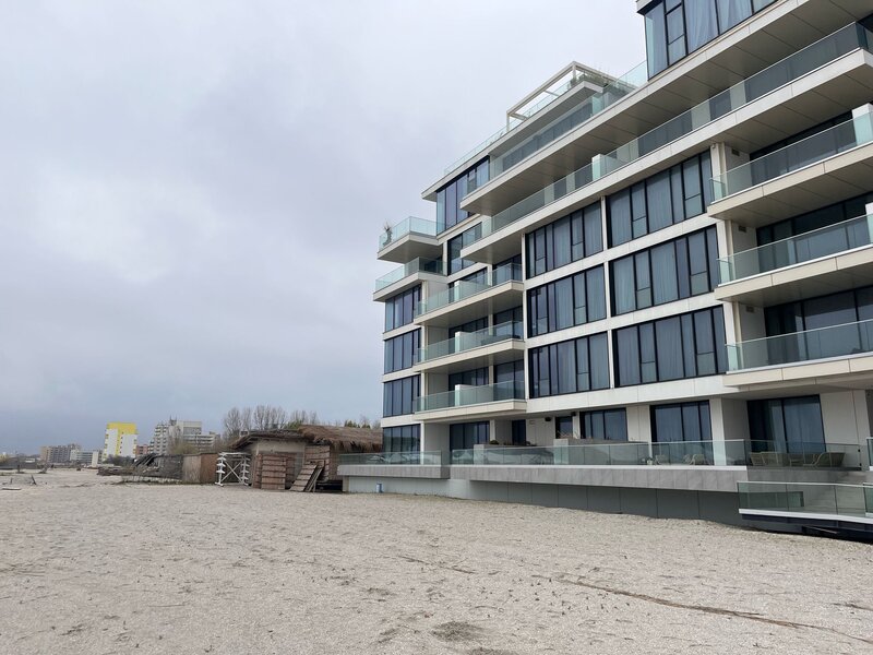 One Mamaia, apartament  2 camere acces direct la plaja, 2 bai